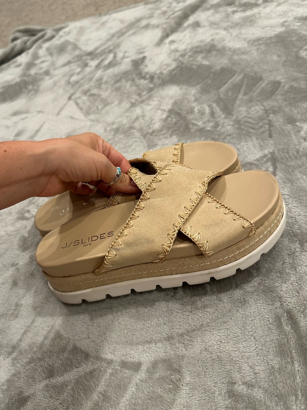 J/Slides NYC Beige Suede Platform Criss Cross Slide Sandals Size 6.5